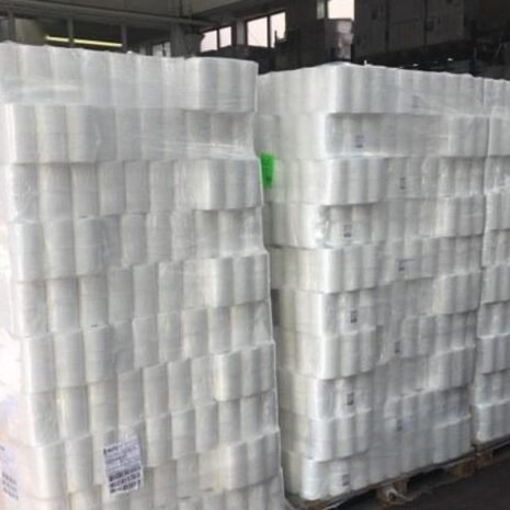 Pallet of 44 packs of central unwinding paper towel rolls 280 sheets
